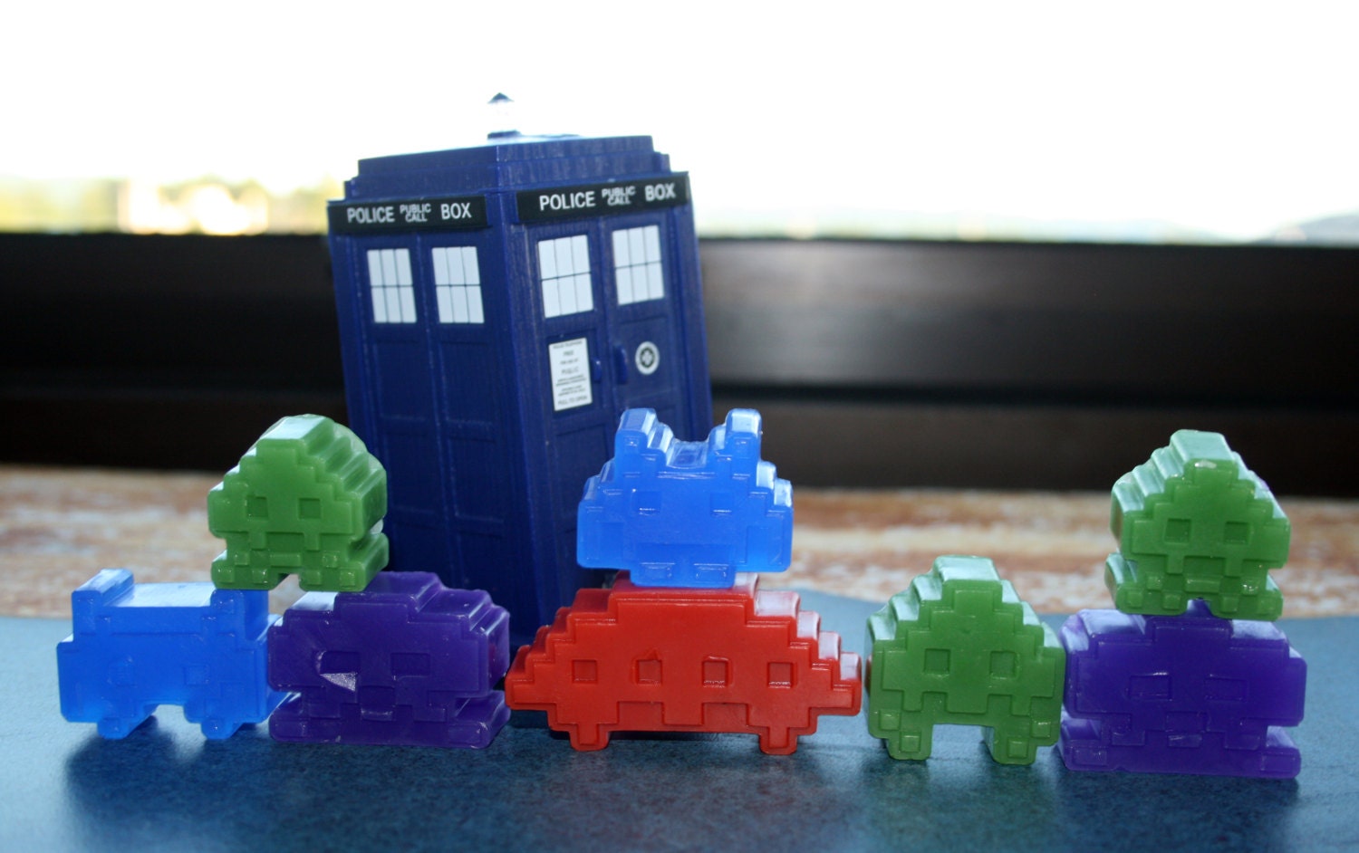 Retro Aliens Soap 8 pieces multicolor collection, Grape Soda scent