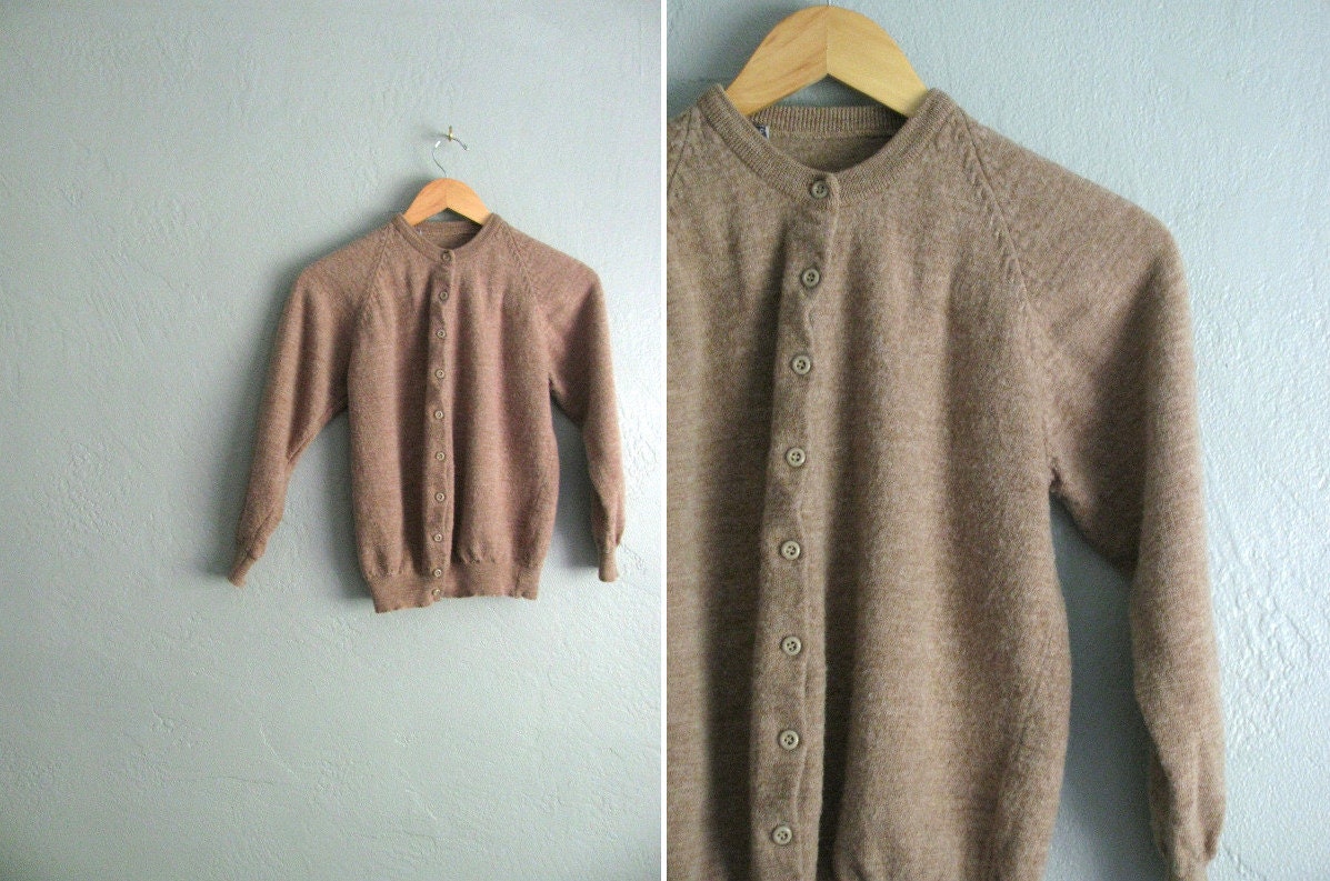vintage '70s light MOCHA brown WOOL button-up KNIT cardigan. size s.