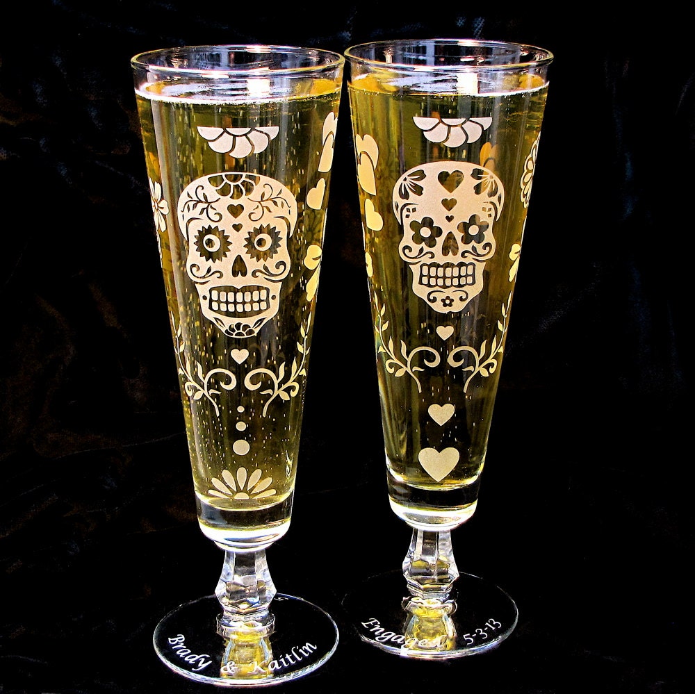 NEW Day of the Dead Wedding Fluted Beer Glasses, Personalized Sugar Skull Wedding Decor