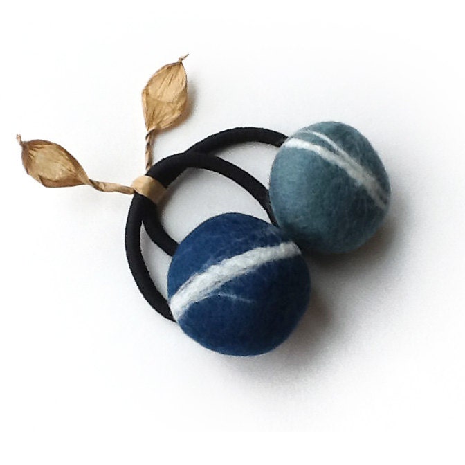 Felted pebble hair-rubber band for your Ponytail - set of two