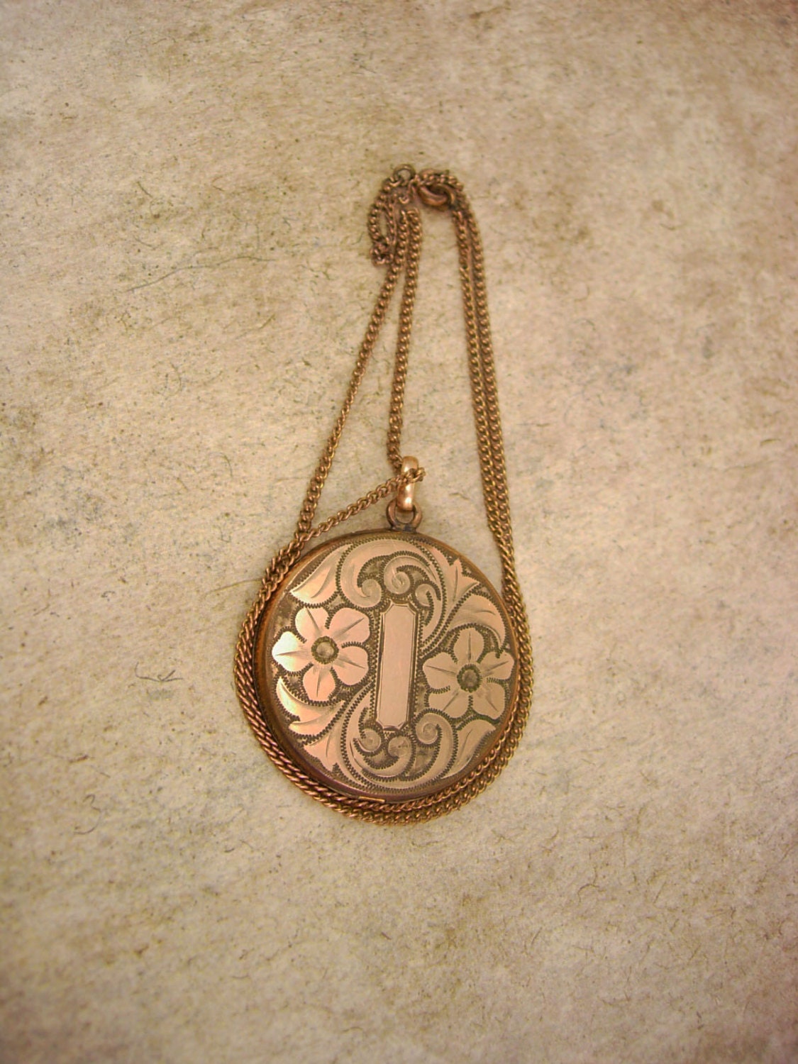 ANtique Rose gold filled Victorian locket necklace with Photos inside W. & S. Blackinton Co.