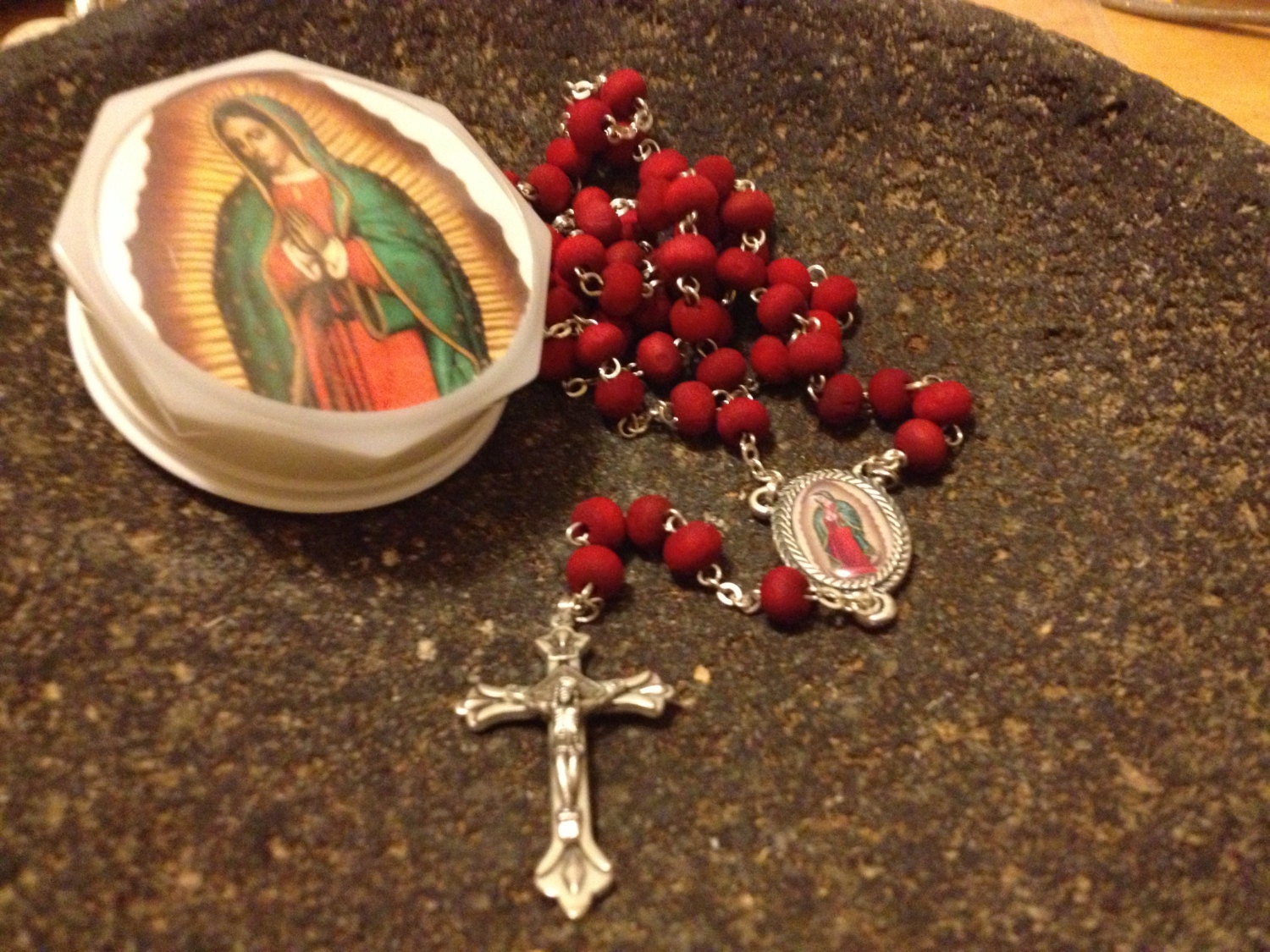 Virgen de Guadalupe Rose Petal Rosary / Rosario de Petalos de Rosas