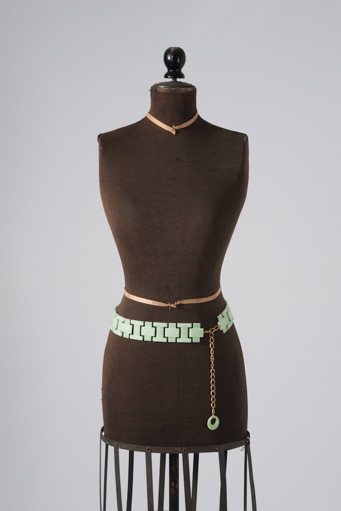 1960s MOD Pale Green Belt Lucite Adjustable Hip Women's Go Go Belt Plastic Links Groovy