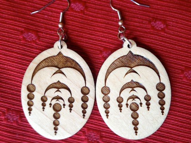 Crop Circle Earrings Maple Wood - Swallows