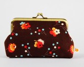 Little pouch - Posie in brown - metal frame clutch bag