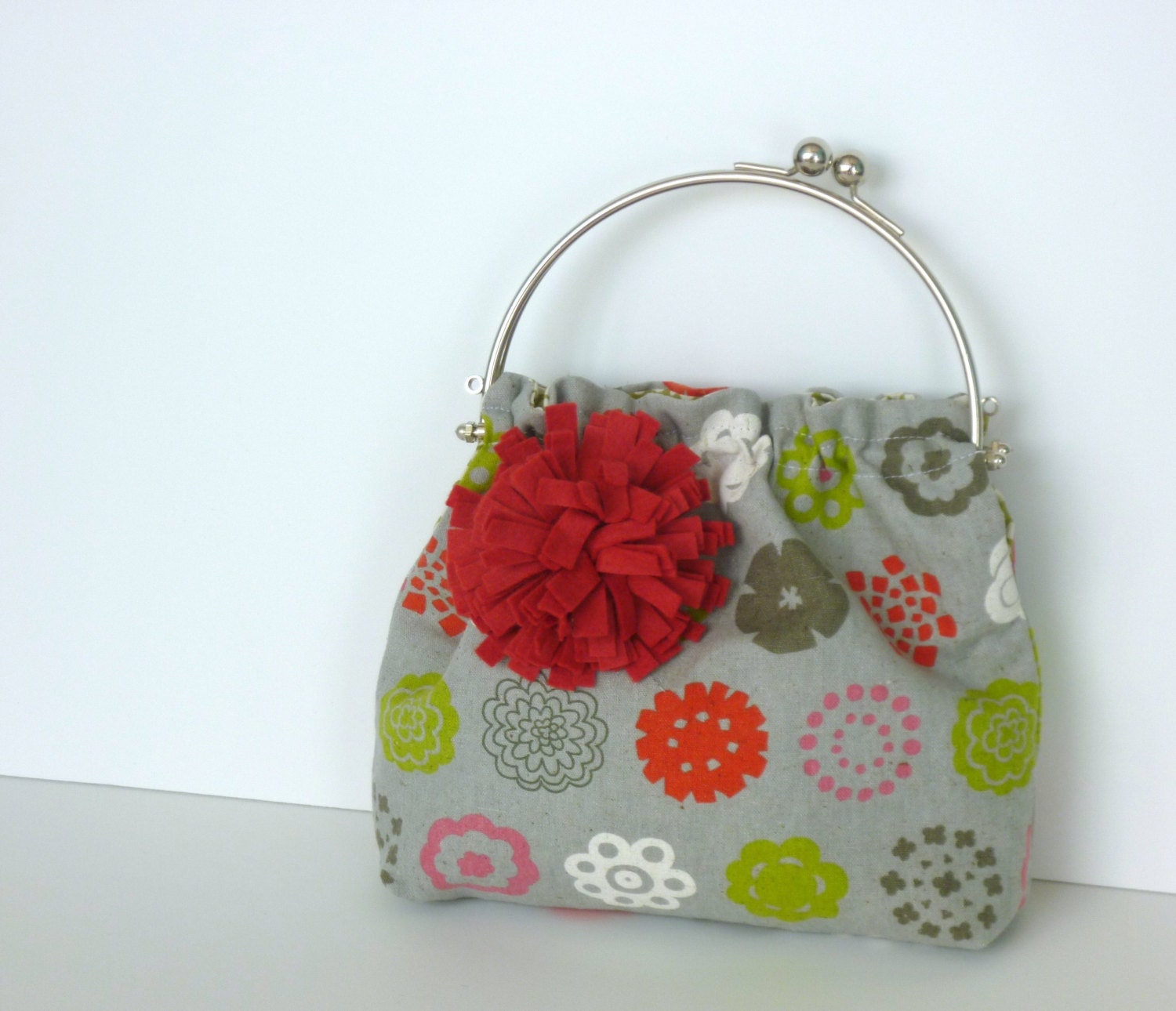 Purse with Kiss Lock Closure in Grey Gardens