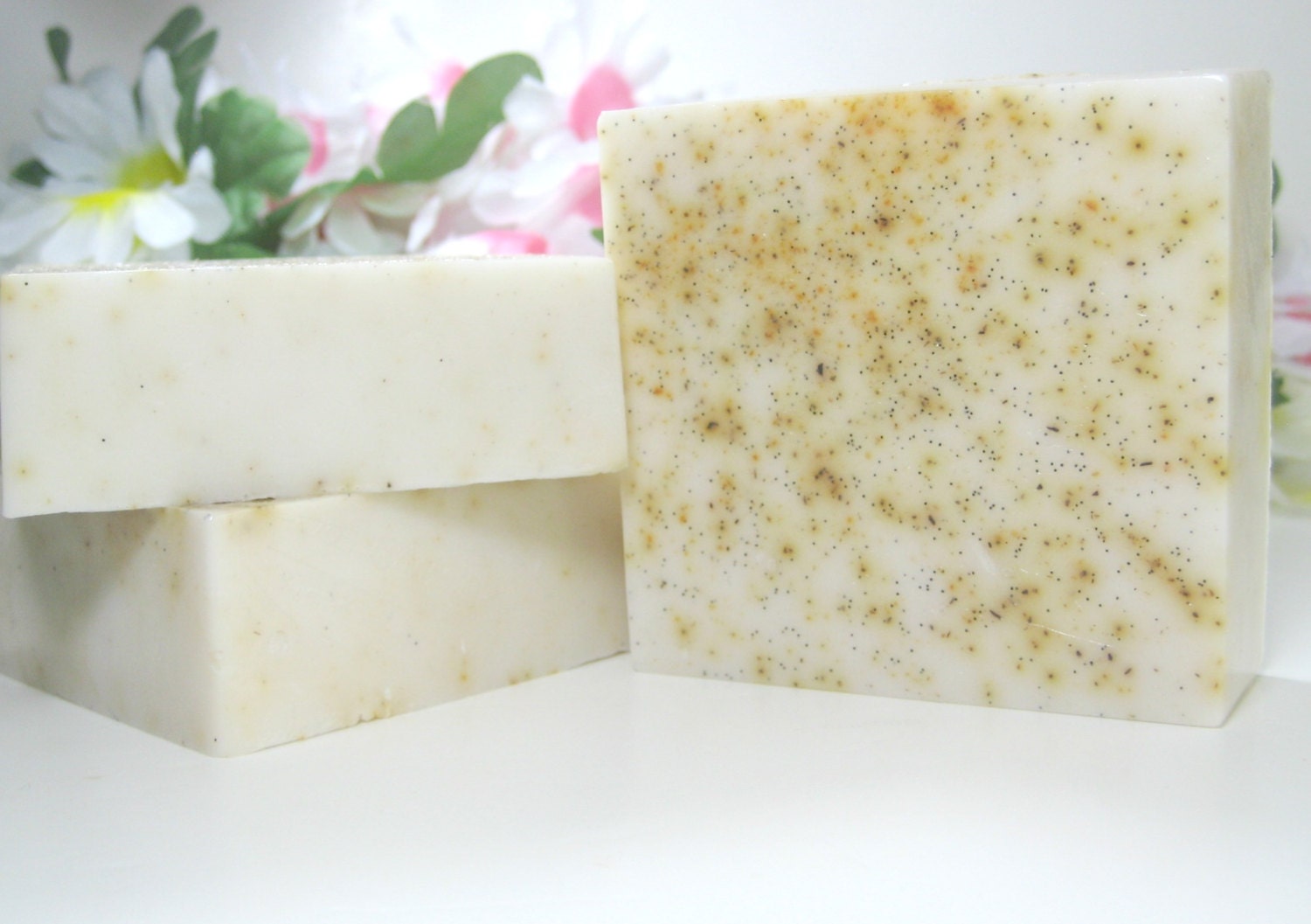 Carnation Clove Soap - Handmade Vegan Soap - Enriched with coconut milk and shea butter - Gift Soap with creamy bubbly lather