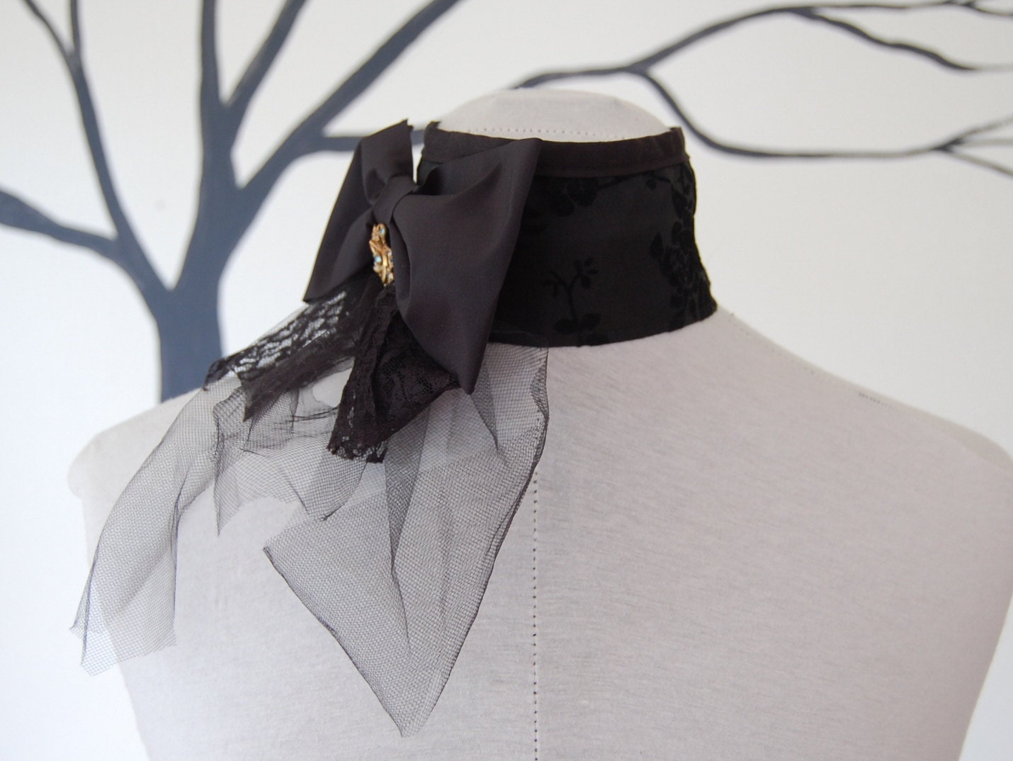 Black taffeta and lace goth steampunk choker collar with bow