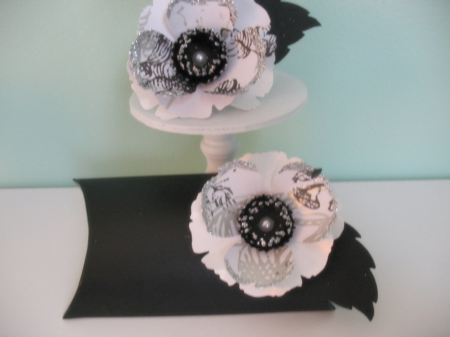 5 Paris Chic Black and White Flower Embellishments Il_170x135