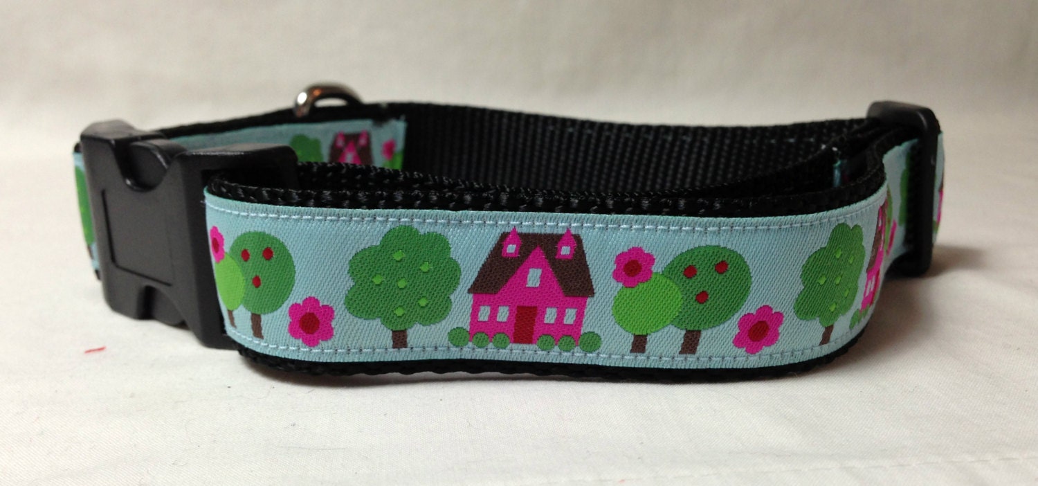 Houses  Dog Collar