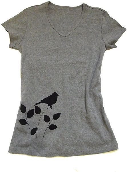 Tshirt Women's Bird on a Branch V-Neck Tee