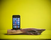 woodtec iPhone 4s / iPod charging stand