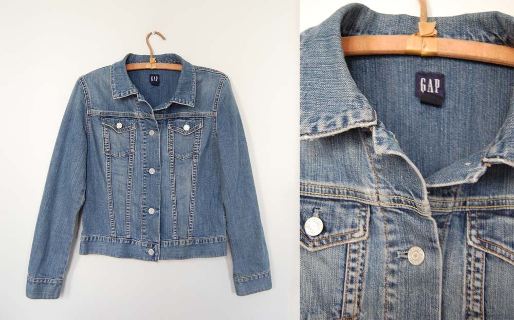 V I  N T A G E Distressed Jean Jacket. Hippie Grunge.