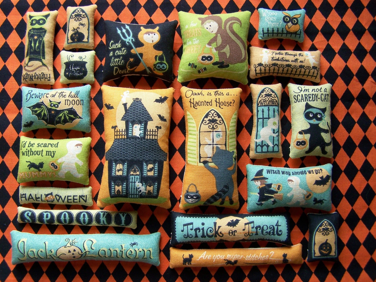 Set of 20 Grungy Primitive Halloween Bowl Filler Ornies Tucks Trick or Treat
