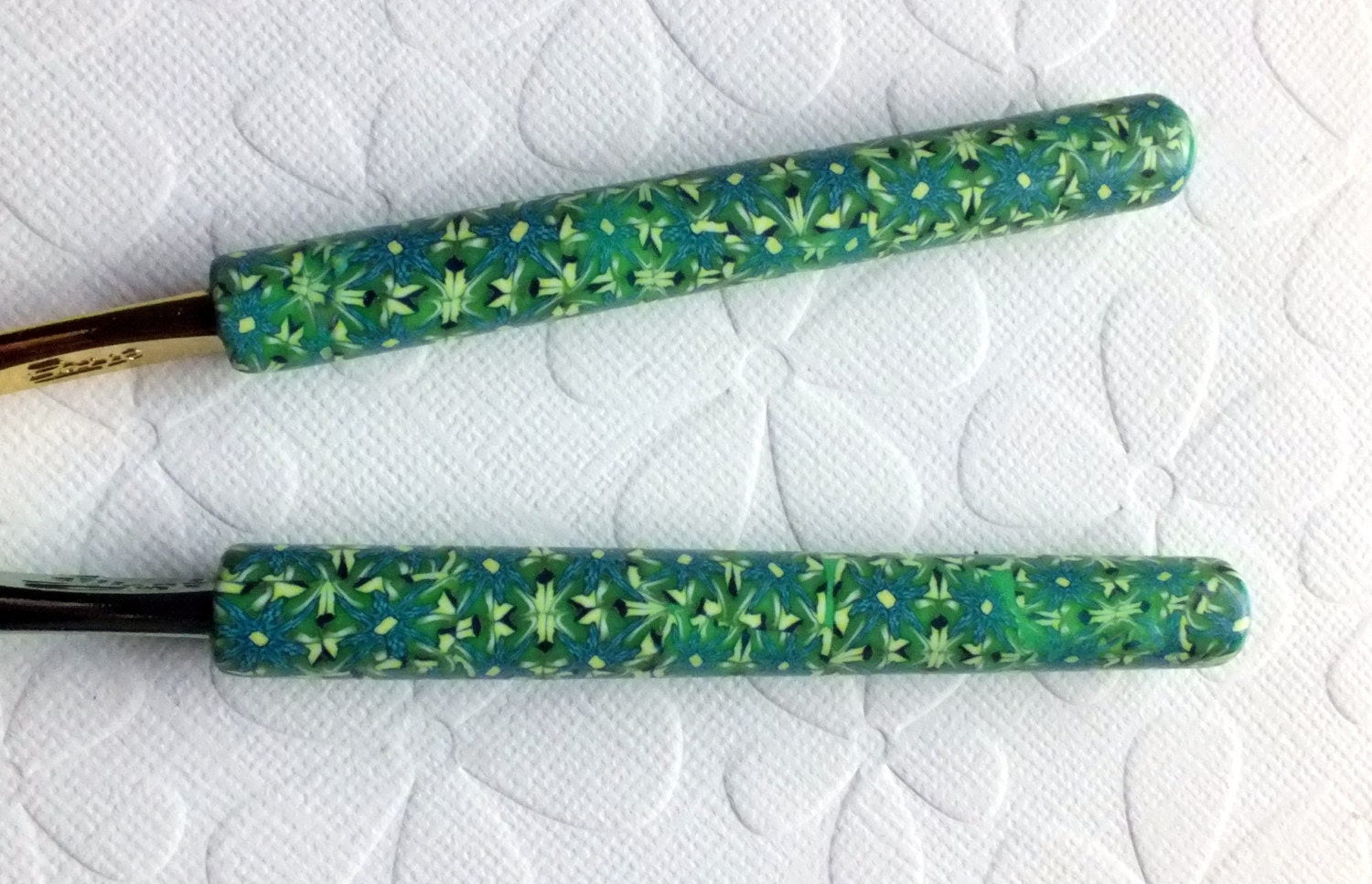 Set of 2 Crochet Hooks - BOYE - Turquoise and Green - Size H and I - Handle covered with Polymer Clay