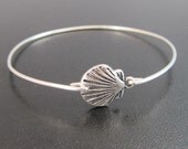 Scallop Shell Bracelet, Scallop Shell Jewelry, Scallop Shell Bangle, Summer Fashion, Beach Fashion, Seashell Bracelet, Seashell Jewelry