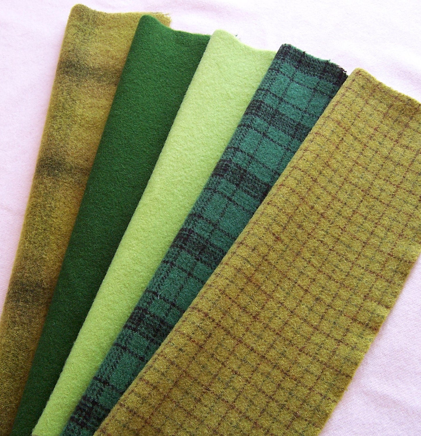 Hand Dyed Wool Fabric - Green - for Rug Hooking, Applique, Penny Rugs and Sewing Projects/ H593