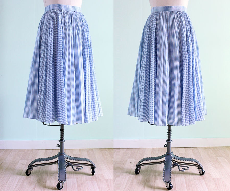 1950's Vintage Pleated Dirndl Skirt - Small Medium