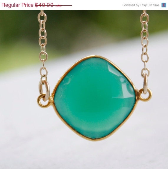 SALE 15 OFF Green Onyx Necklace - 14KT Gold Fill - Emerald Green