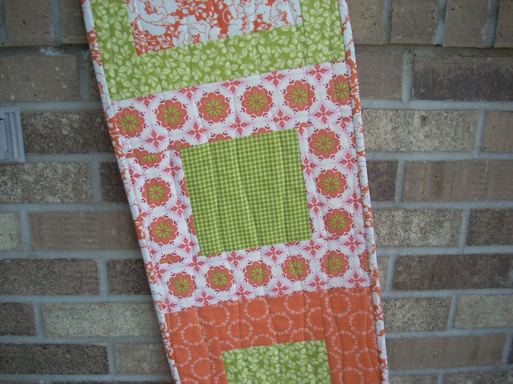 Shades of Spring tablerunner - FREE SHIPPING