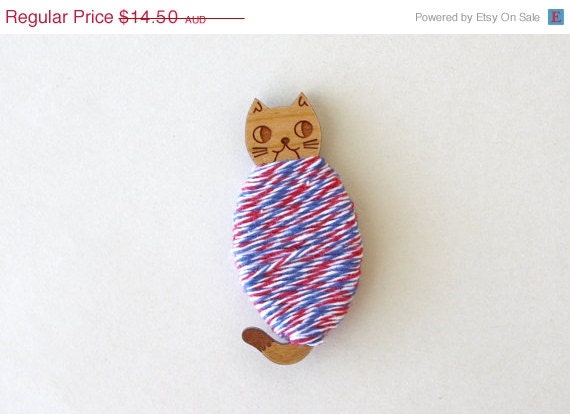 CLEARANCE SALE Wooden cat thread holder with 2m airmail bakers twine