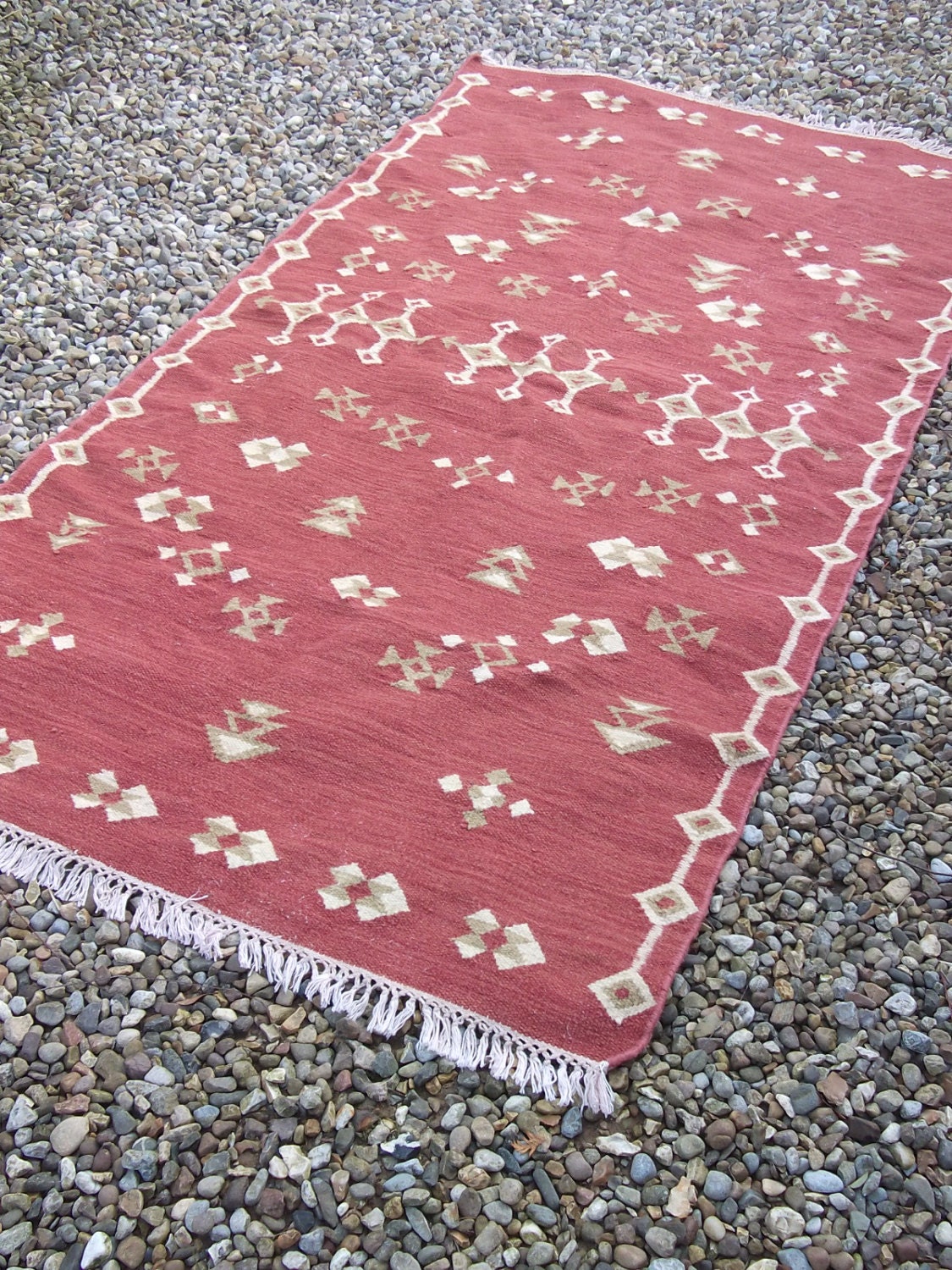 6 ft 6  x 3 ft 7  Pretty Pink Wool Bakhtyari soft carpet/rug/kilim . Hand woven.
