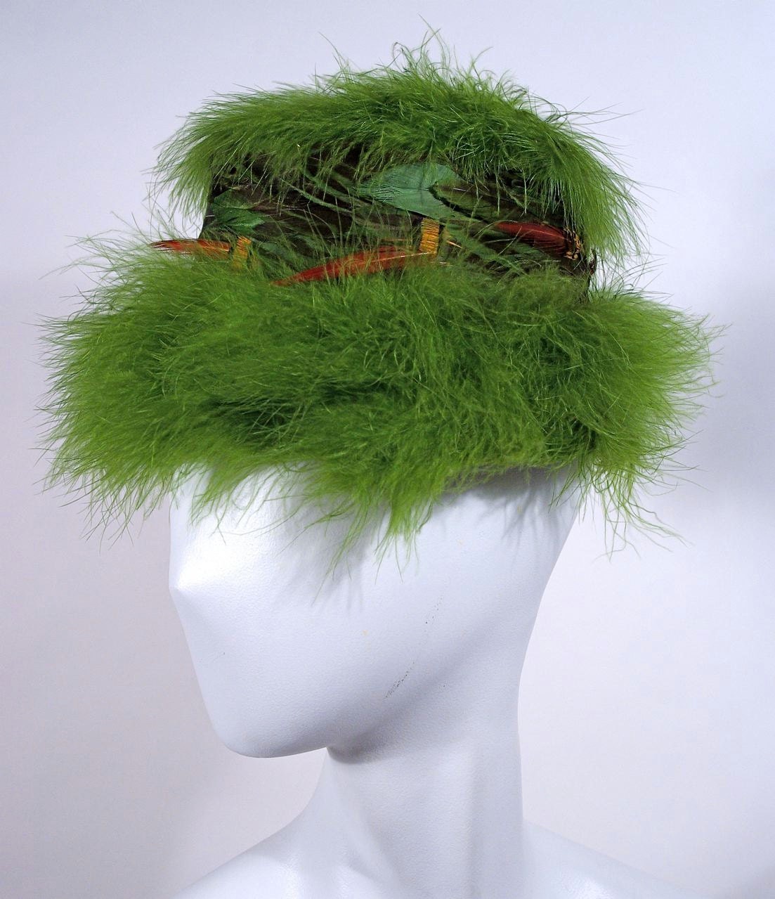 Lot 2 of 5 hats, 1950s-60s