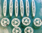 6 Pulls 6 Knobs Shabby Chippy Distressed White Reclaimed Vintage Drawer 3 Inch Centers