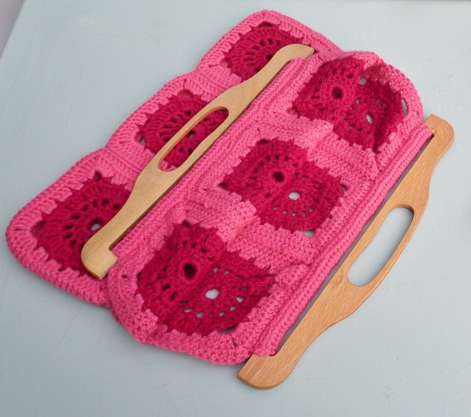 Vintage 1940s 1950s Hand-Crocheted Bag Purse Handbag Wool Granny Squares Pink Knitting Bag  40s 50s Handmade Woolen WoollenTote