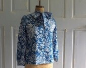SALE Vintage 1970s Blouse 70s Neck Bow Blouse Blue and White Size Medum
