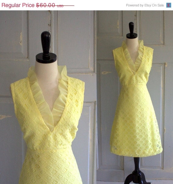 SALE Vintage 1970s Dress 70s Yellow Lace A-Line Summer Dress Womens Size Medium