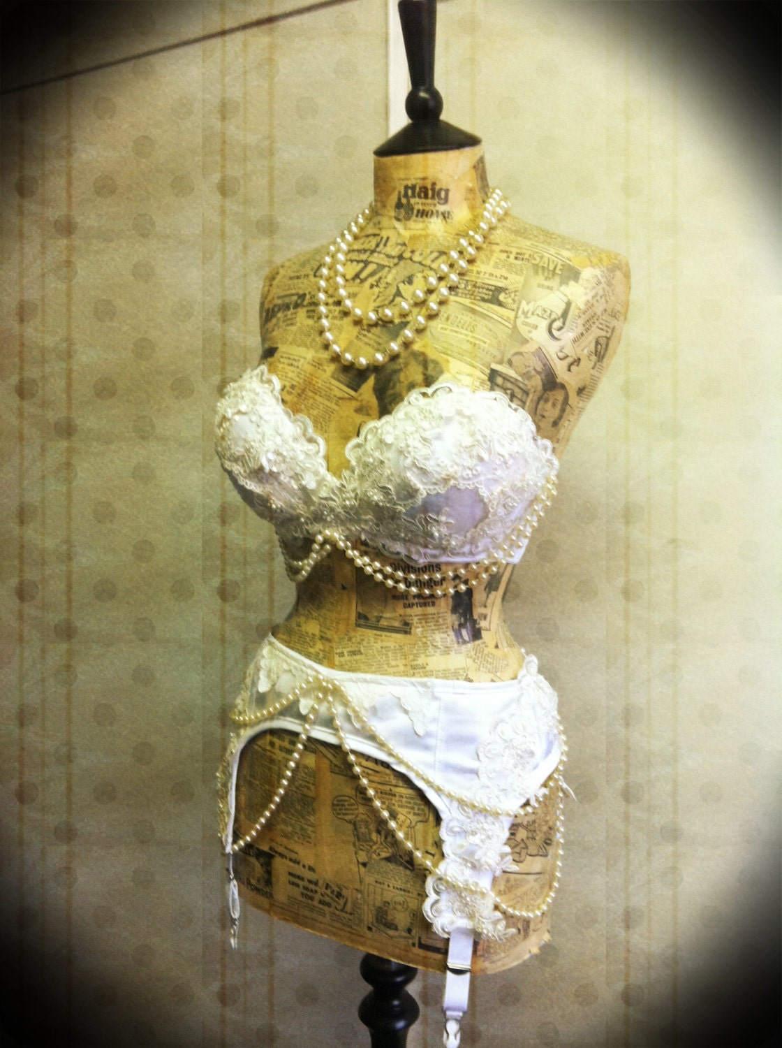 Cream and white lace bra and suspender set with pearl detail OAK