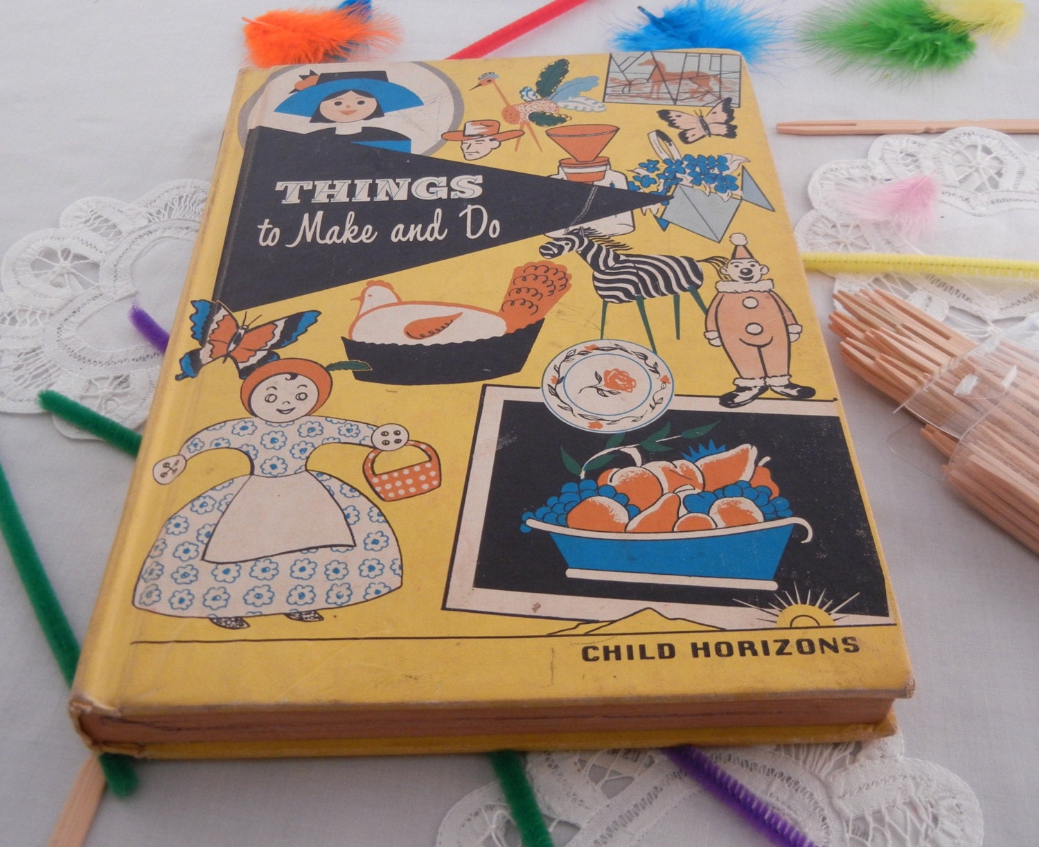 Things to Make and Do, Children's Crafts, Esther M. Bjoland, Color Illustrated 1961