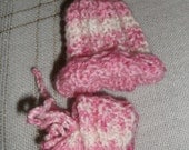 Preemie  hats and booties.