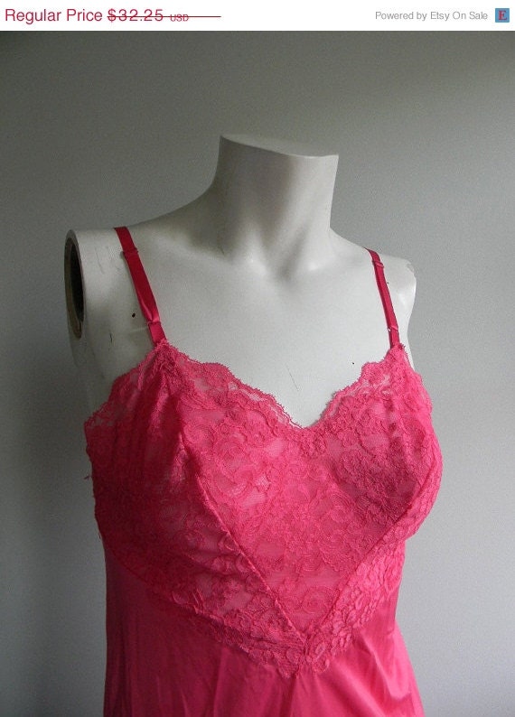 Memorial Day Weekend SALE vintage. 60s HOT Pink Full Slip / Size 32 Vanity Fair