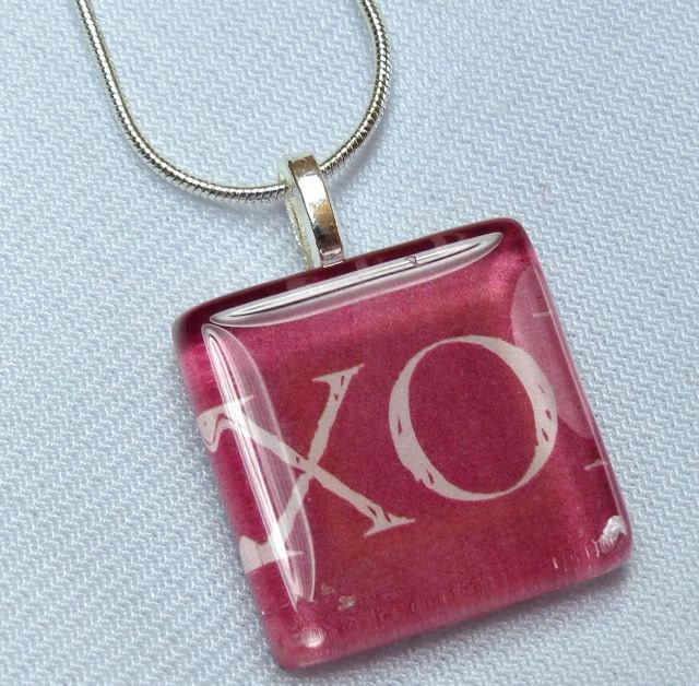 Valentine pendant with XO, XO Pendant, Love and Kiss Pendant, Red xo, Valentines xo Jewelry, Valentines Pendant