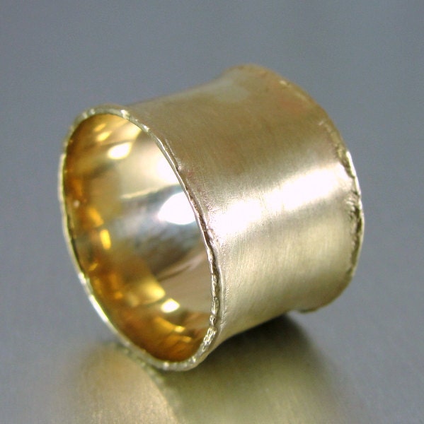 Gold Ring Wide Concaved Wedding Band Hammered Textured  (Ir131)