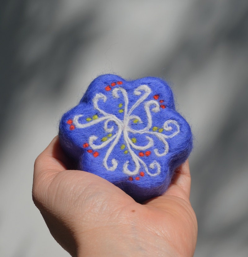 Felted Soap Blue Swirl Flower ( Apricot Freesia )