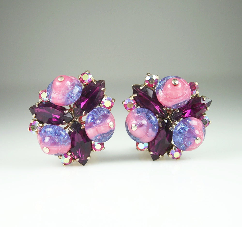 Vintage Pink Purple Magenta Rhinestone Crackle Art Glass Earrings