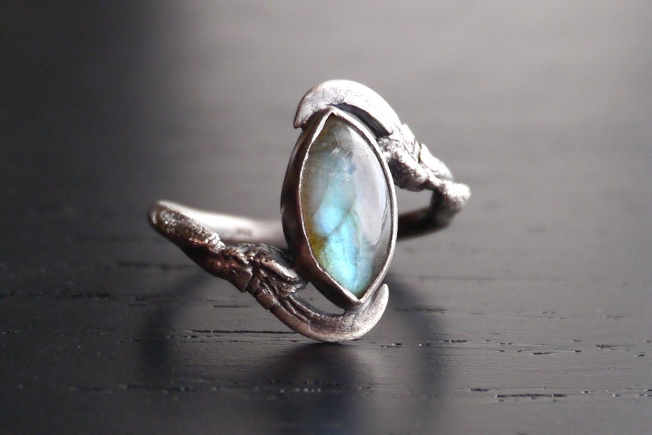 All Seeing Eye Ring - Starling Birds claw and Labradorite