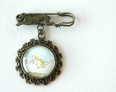 Vintage Storybook Brooch - Mouse - Beatrix Potter - 25mm Glass Pendant Brooch