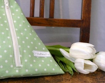 Wash bag for kids and light travelling-  50's green oilcloth fabric