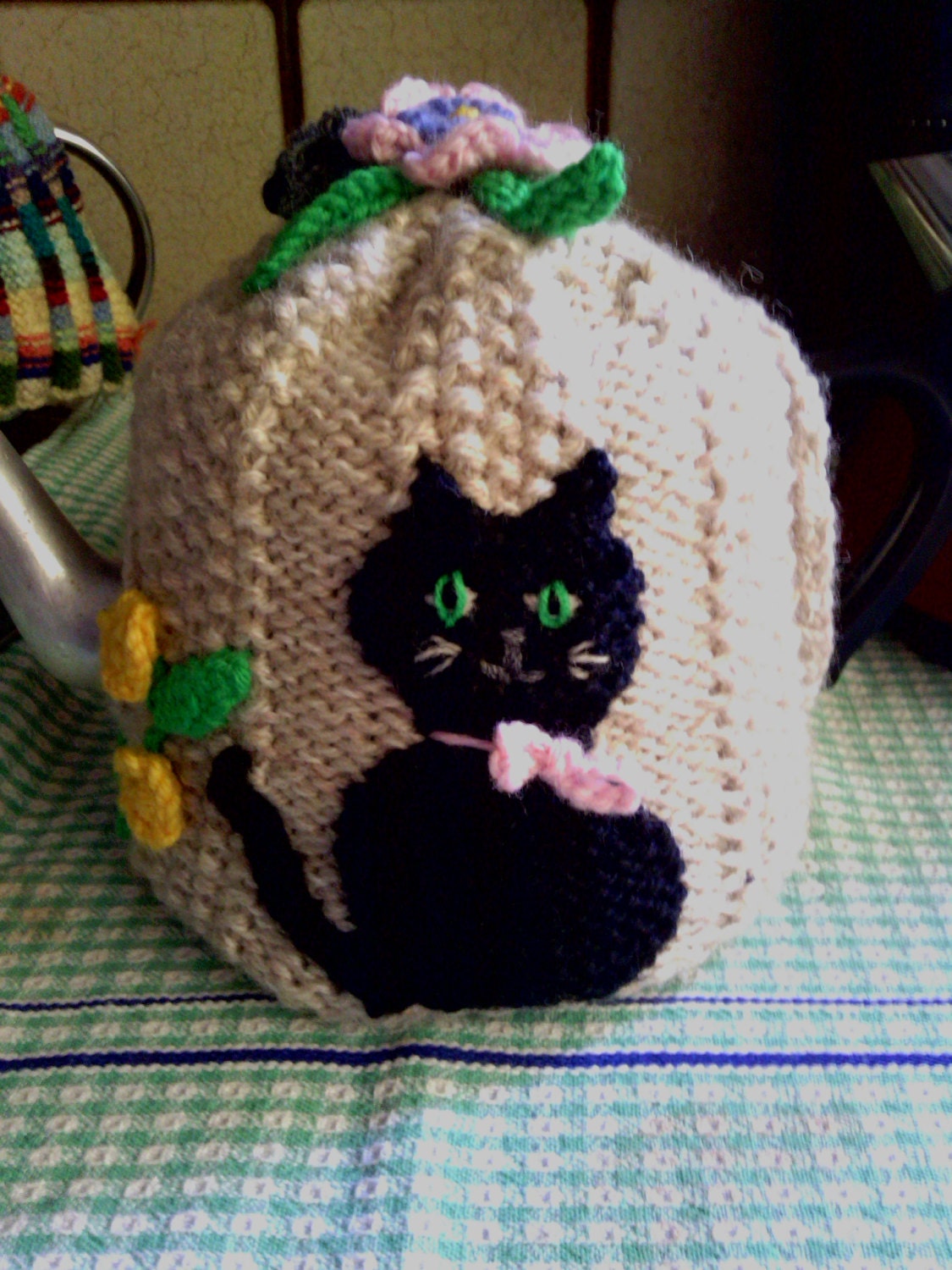 Woollen Tea Cosy "Cat and Mouse" 6 cup size
