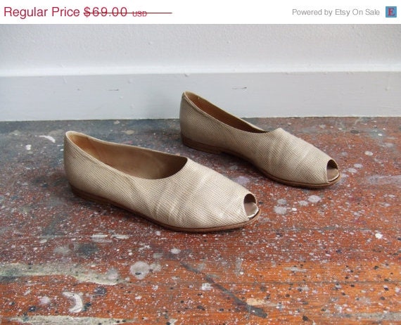 25% OFF STOREWIDE SALE Vintage 1980s Italian leather flats with peeptoe//////8.5 to 9