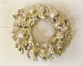 Silver finish Sea Shell Wreath Trivet / Beach Wedding Buffet / Crustation Wreath/ Cast Metal Trivet