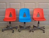 Vintage Mid Century Griggs Plastic and Chrome Chairs - Casters - 3 in stock