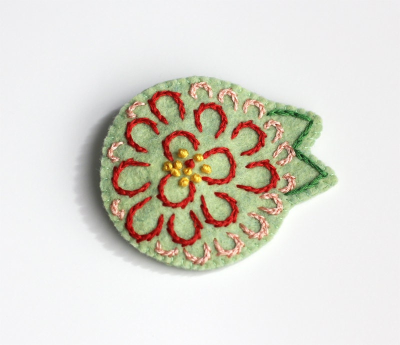 Zinnia Brooch - Embroidered Flower Brooch Felt Pin - OOAK