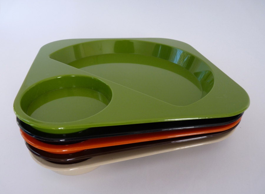Vintage Retro Plastic Divided Snack Plates Set of 5