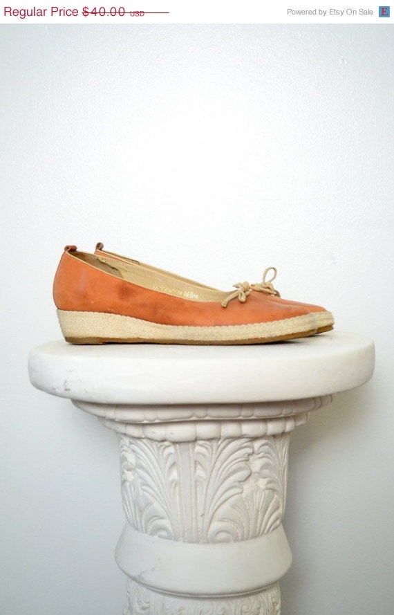 May Sale // Vintage Rust Leather Wedges // 7