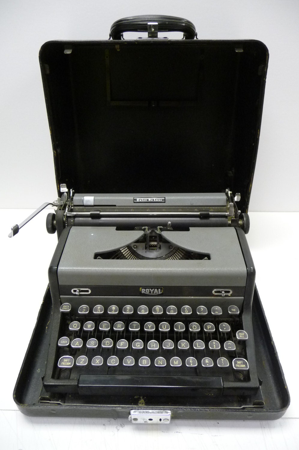 Vintage antique typewriter Royal Quiet De Luxe Manual portable with case and Glass keys